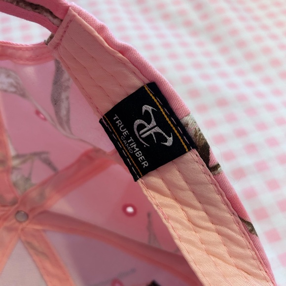 Pink camo hat - Picture 2 of 4